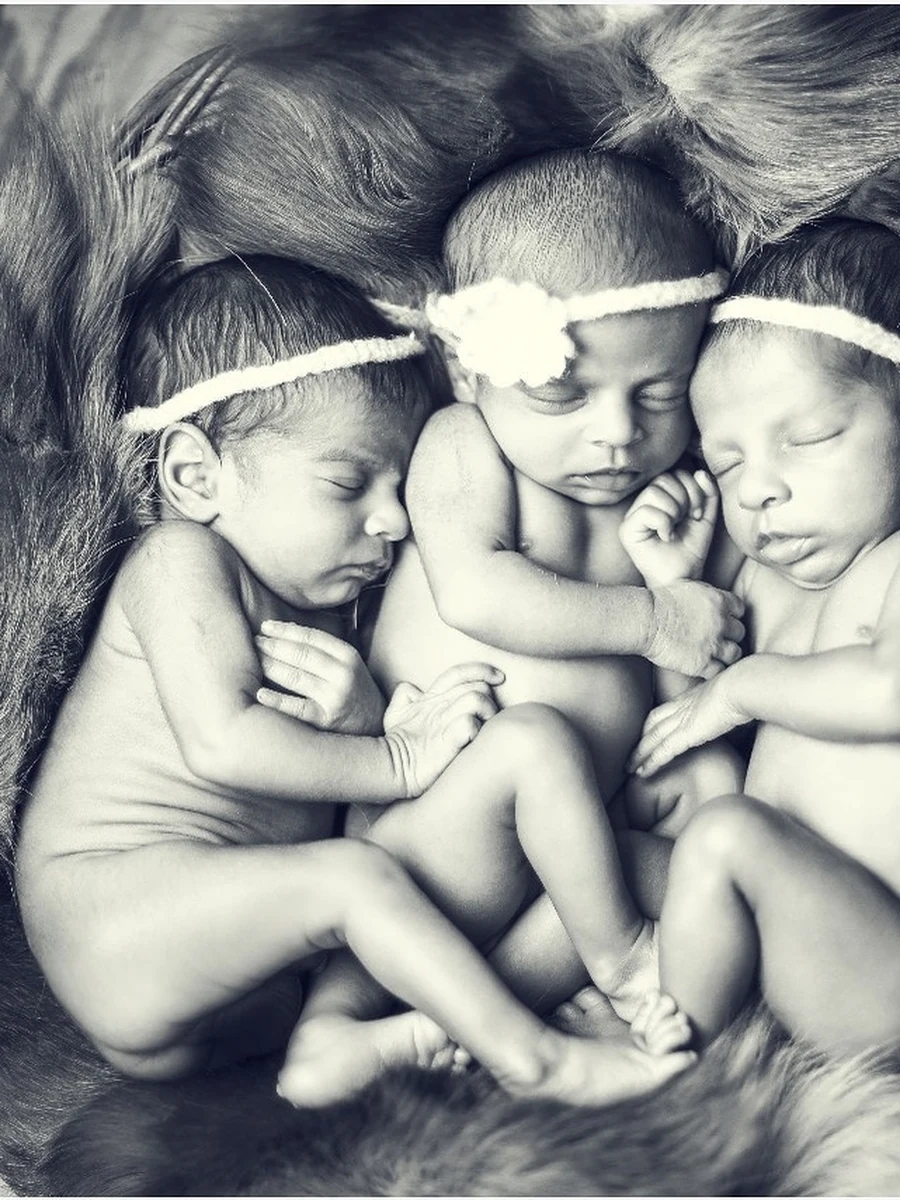 Maternity and new born photography by Blushing Bride